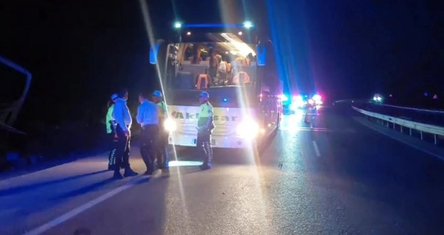 В ДТП с автобусом на юго-западе Турции пострадали 18 человек В ДТП с автобусом на юго-западе Турции пострадали 18 человек