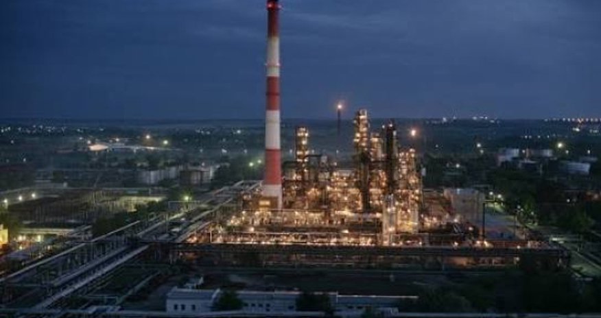 Остановился атакованный российский НПЗ Остановился атакованный российский НПЗ