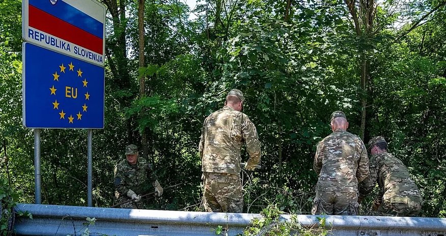 При попытке пересечь границу между Хорватией и Словенией погибли пять мигрантов При попытке пересечь границу между Хорватией и Словенией погибли пять мигрантов