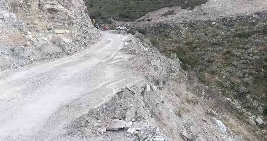 Quba-Xınalıq yolunda sürüşmə olub Quba-Xınalıq yolunda sürüşmə olub