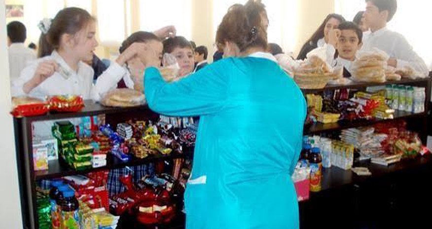 Sumqayıtda vaxtı keçmiş şirniyyatdan zəhərlənən şagirdlərin sayı 21-ə çatıb Sumqayıtda vaxtı keçmiş şirniyyatdan zəhərlənən şagirdlərin sayı 21-ə çatıb