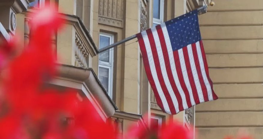 США приостановили консульские услуги в Бразилии "из соображений безопасности" США приостановили консульские услуги в Бразилии "из соображений безопасности"