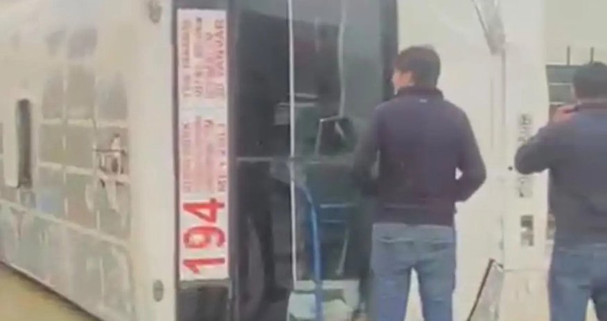 Bakıda sərnişin avtobusu aşıb Bakıda sərnişin avtobusu aşıb
