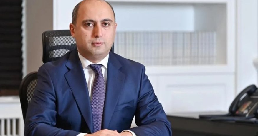 Nazir müəllimləri təbrik edib Nazir müəllimləri təbrik edib