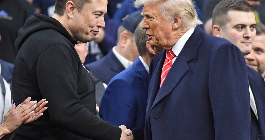 Трамп наградил Маска за вклад в технологические достижения США Трамп наградил Маска за вклад в технологические достижения США