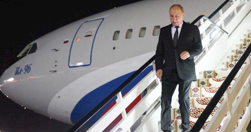 Борт Путина не мог приземлиться в Москве из-за атаки дронов - обновлено Борт Путина не мог приземлиться в Москве из-за атаки дронов - обновлено