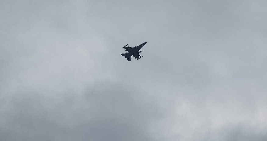 Литва и Латвия закрывали аэропорты и поднимали авиацию НАТО Литва и Латвия закрывали аэропорты и поднимали авиацию НАТО