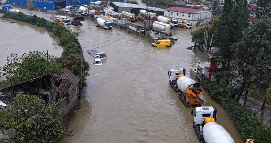 İstanbulda güclü yağışlar nəticəsində ölənlərin sayı 6-ya çatıb İstanbulda güclü yağışlar nəticəsində ölənlərin sayı 6-ya çatıb