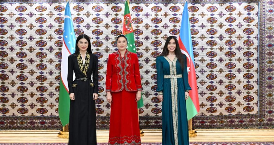 Aşqabadda Leyla Əliyevanın üçtərəfli görüşü olub Aşqabadda Leyla Əliyevanın üçtərəfli görüşü olub
