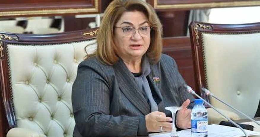 Hicran Hüseynova uşaqlar və gənclərlə maarifləndirmə işinin gücləndirilməsinə çağırıb Hicran Hüseynova uşaqlar və gənclərlə maarifləndirmə işinin gücləndirilməsinə çağırıb