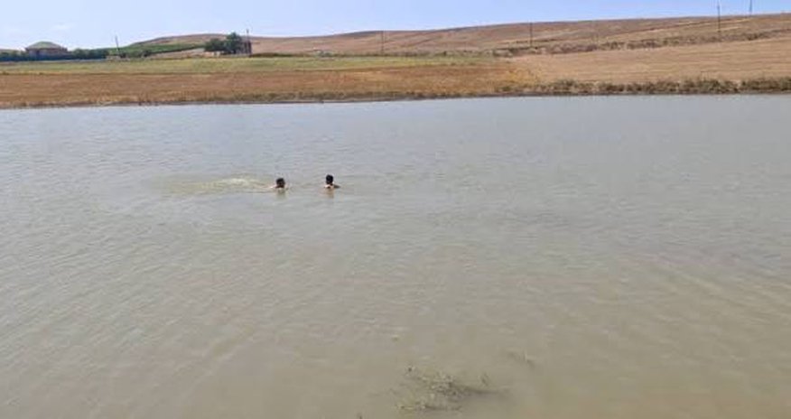 Bakıda 2 yaşlı qız su kanalında boğularaq ölüb Bakıda 2 yaşlı qız su kanalında boğularaq ölüb